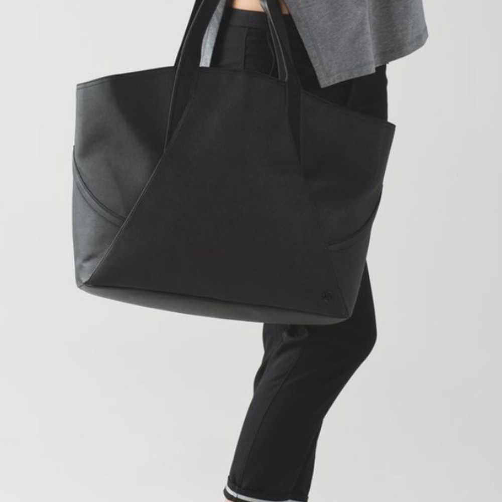 Iululemon tote bag